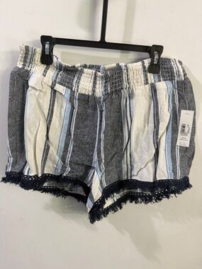 No Boundaries Medium Shorts